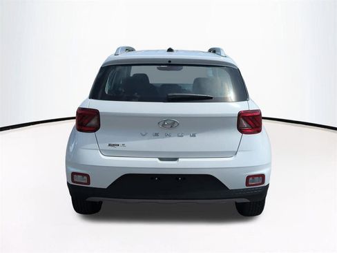 New 2026 Hyundai Venue SEL FWD image 6