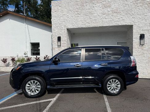 Used 2018 Lexus GX 460 Premium w/ Premium Package AWD/4WD image 2