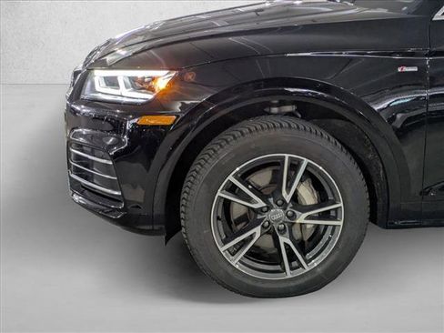 Used 2020 Audi Q5 e Premium Plus w/ Premium Plus Package image 30