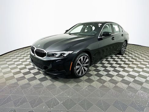 Used 2025 BMW 330i xDrive Sedan w/ Premium Package AWD/4WD image 4