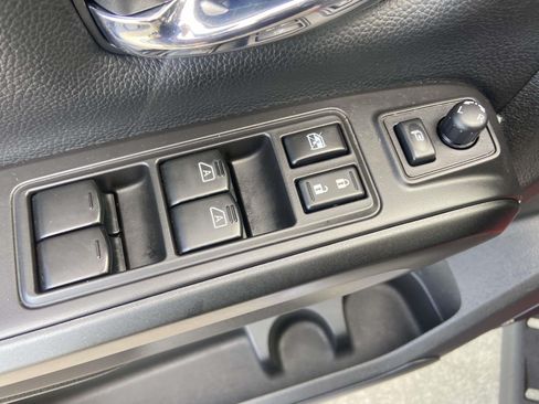 Used 2021 Nissan Titan PRO-4X w/ Pro-4x Convenience Package AWD/4WD image 18
