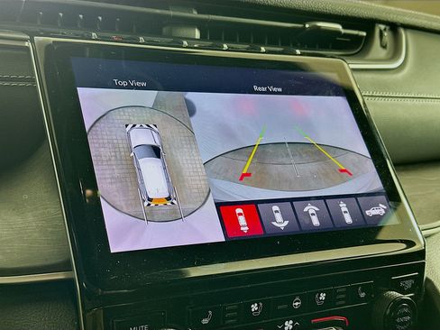 Used 2024 Jeep Grand Cherokee L Limited w/ Luxury Tech Group II image 23