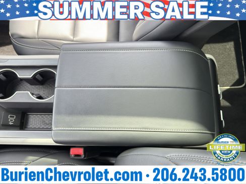 Used 2024 Lincoln Nautilus Premier w/ Equipment Group 102A AWD/4WD image 17