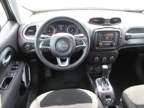 Used 2019 Jeep Renegade Sport w/ Sport Appearance Group AWD/4WD image 15