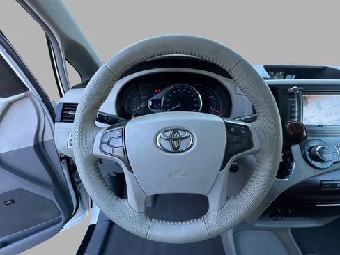 Used 2011 Toyota Sienna XLE w/ XLE Navigation Pkg FWD image 72