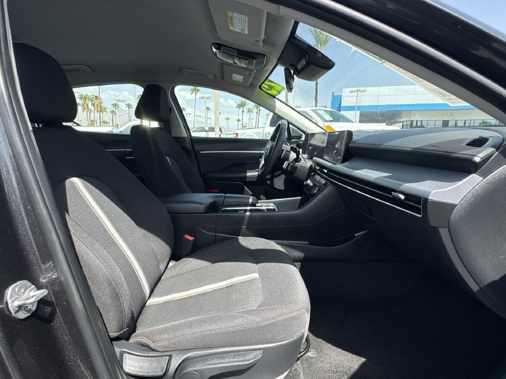 Used 2025 Hyundai Sonata SEL FWD image 28