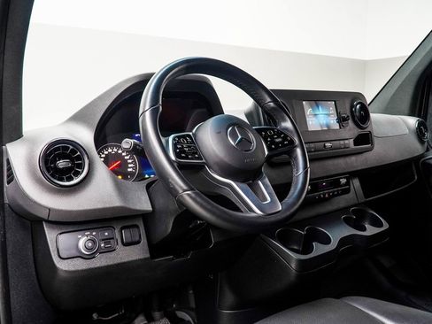 Used 2022 Mercedes-Benz Sprinter 2500 image 17