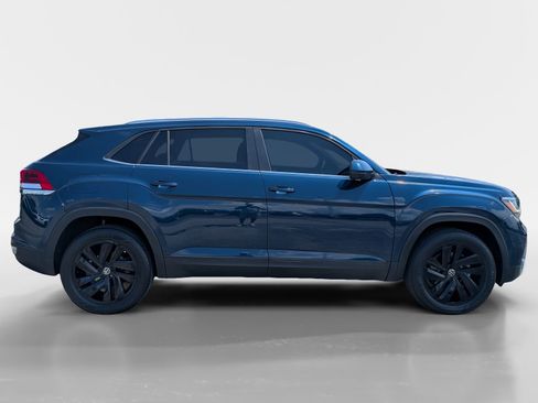 Used 2023 Volkswagen Atlas Cross Sport SE w/ Panoramic Sunroof Package FWD image 3