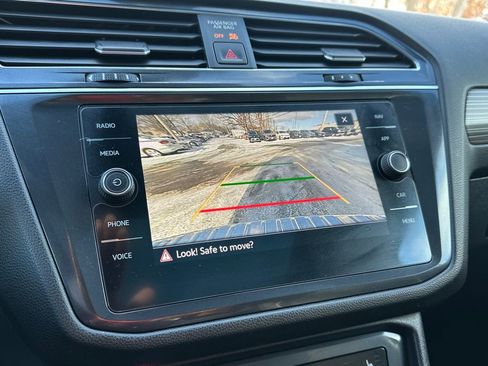 Used 2022 Volkswagen Tiguan SEL R-Line image 10