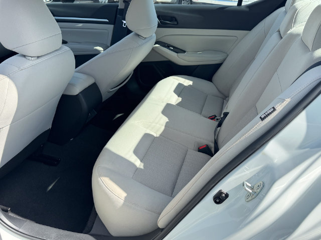 Used 2023 Nissan Altima 2.5 SV FWD image 14