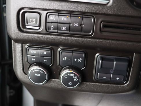 Used 2024 Chevrolet Suburban RST w/ Luxury Package image 23