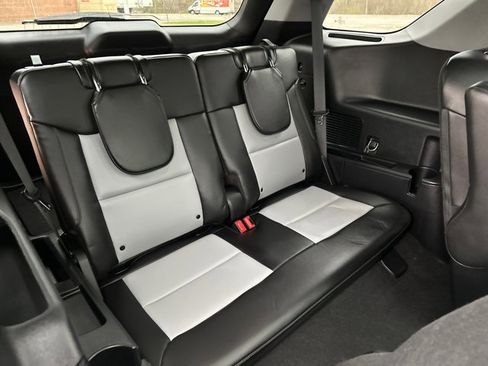 Used 2022 Ford Explorer XLT w/ Equipment Group 202A image 35