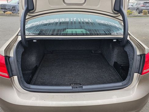 Used 2015 Volkswagen Passat TDI SE image 11