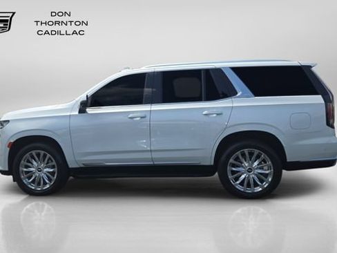 Used 2023 Cadillac Escalade Premium Luxury AWD/4WD image 2