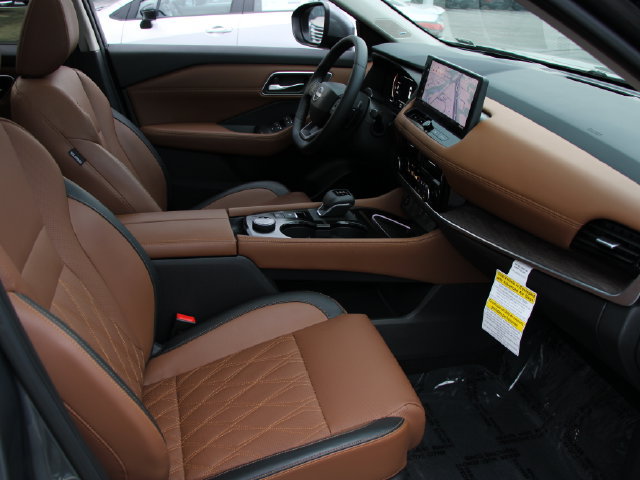 Certified 2025 Nissan Rogue Platinum w/ Tech Package AWD/4WD image 35