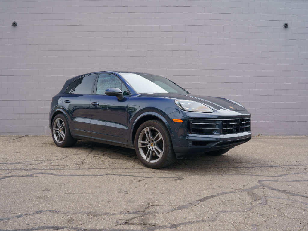 Used 2024 Porsche Cayenne AWD/4WD image 9