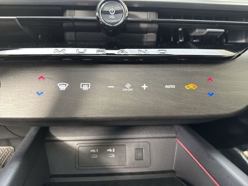 Used 2025 Nissan Murano SL AWD/4WD image 9