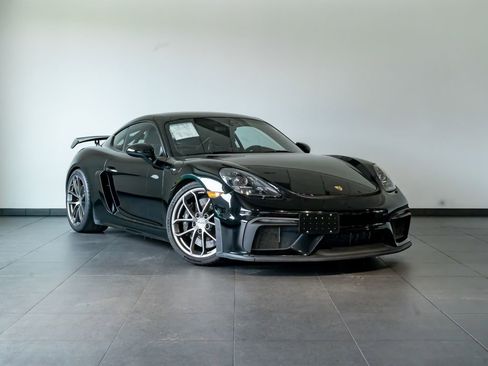 Used 2020 Porsche 718 Cayman GT4 RWD image 9