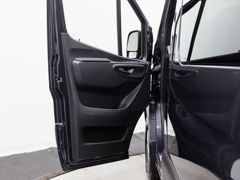 Used 2025 Mercedes-Benz Sprinter 2500 image 5