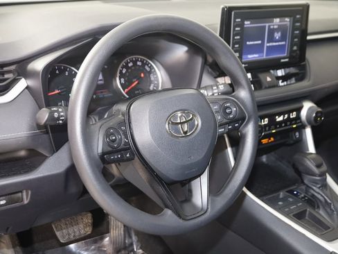 Used 2021 Toyota RAV4 XLE image 6