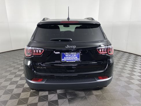 New 2026 Jeep Compass Limited w/ Sun, Sound & Navigation Group AWD/4WD image 9