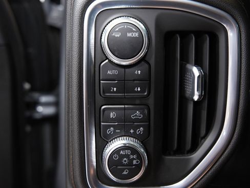 Used 2022 GMC Sierra 1500 AT4 w/ AT4 Premium Package AWD/4WD image 32