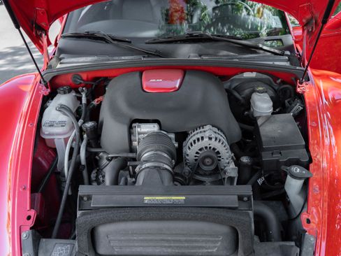 Used 2005 Chevrolet SSR w/ Preferred Equipment Group RWD image 13