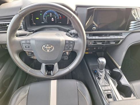 Used 2025 Toyota Camry SE w/ Convenience Package image 20