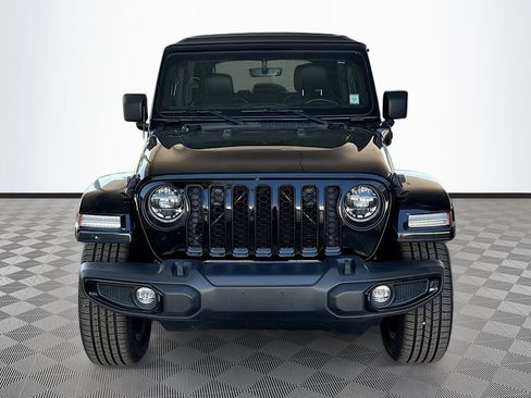 Used 2021 Jeep Wrangler Unlimited Sahara w/ Dual Top Group AWD/4WD image 2