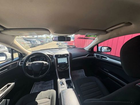 Used 2020 Ford Fusion SE image 8