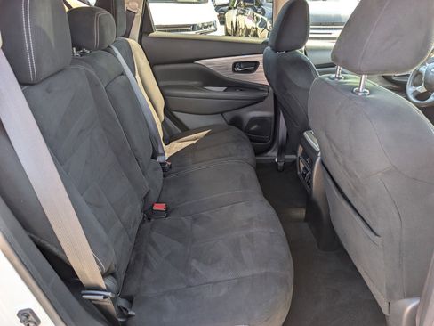 Used 2018 Nissan Murano SV AWD/4WD image 13