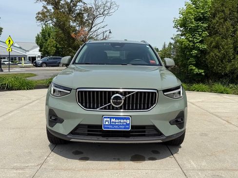 Used 2023 Volvo XC40 B5 Plus w/ Driver Assist Package AWD/4WD image 3