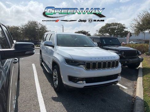 Used 2022 Jeep Wagoneer Series I w/ Premium Group I image 3