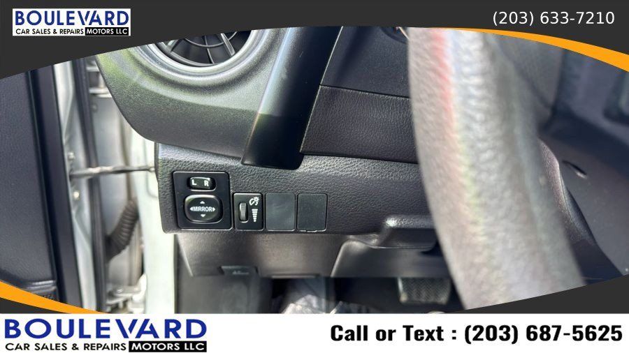 Used 2019 Toyota Corolla LE FWD image 18