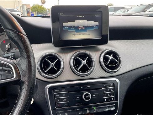 Used 2017 Mercedes-Benz GLA 250 4MATIC image 5