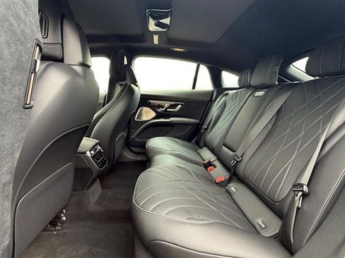 Used 2023 Mercedes-Benz EQS 580 4MATIC Sedan image 16