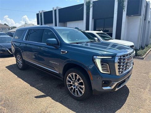 Certified 2025 GMC Yukon XL Denali w/ Sun & Power Step Package image 4