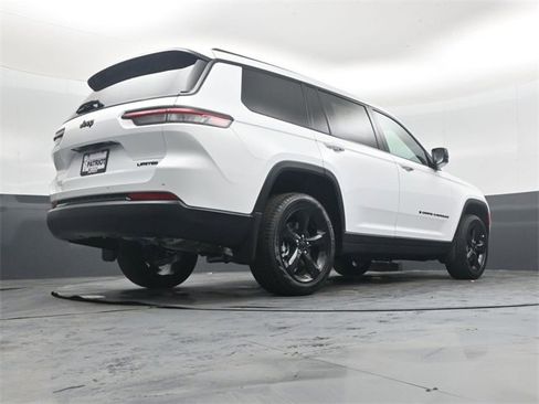 New 2025 Jeep Grand Cherokee L Limited w/ Black Appearance Package image 43