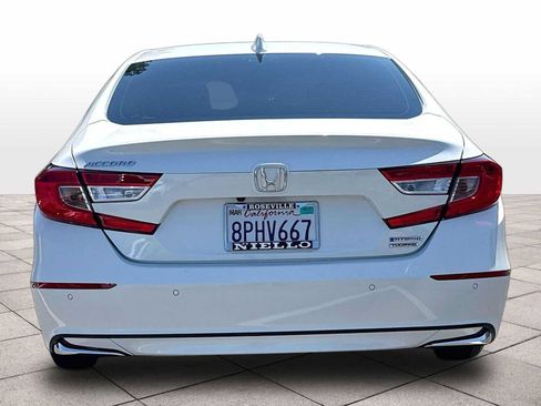 Used 2020 Honda Accord Touring image 7