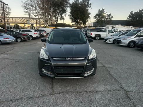 Used 2015 Ford Escape SE image 3