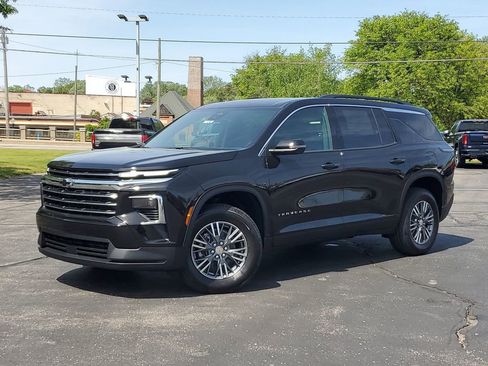 New 2026 Chevrolet Traverse LT w/ Driver Confidence Package AWD/4WD image 34