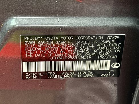 Certified 2025 Lexus IS 300 F Sport image 39