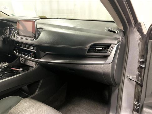 Certified 2024 Nissan Rogue SV image 13