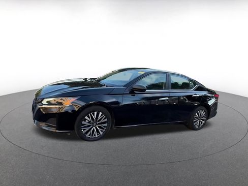 Used 2025 Nissan Altima 2.5 SV image 7