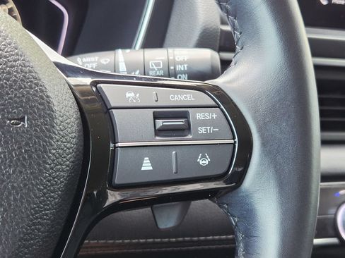 Certified 2025 Honda Pilot EX-L image 28