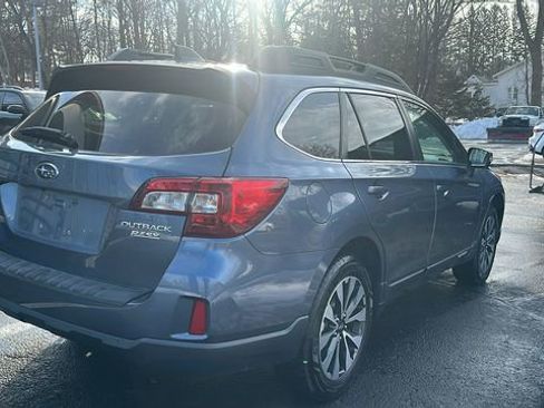 Used 2017 Subaru Outback 2.5i Limited image 6