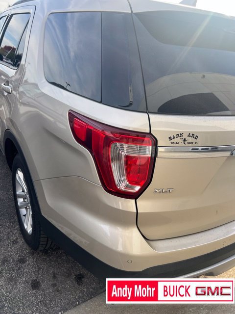 Used 2017 Ford Explorer XLT w/ Equipment Group 201A FWD image 5