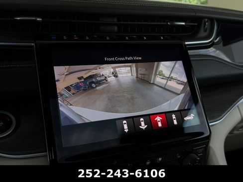 Used 2022 Jeep Grand Cherokee Limited 4xe w/ Luxury Tech Group II AWD/4WD image 24