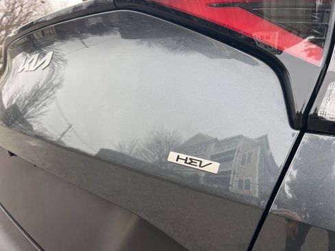 Certified 2023 Kia Sportage EX w/ EX Premium Package image 9