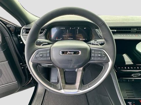 New 2026 Jeep Grand Cherokee 4WD image 7